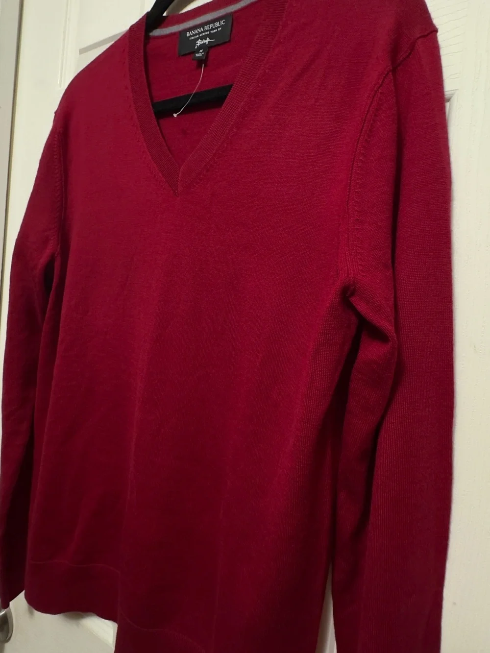 Banana Republic Men’s 100% Merino Wool Sweater - Red size M